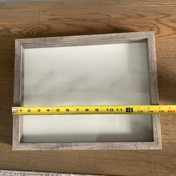 Shadow box frame - Picture 3 of 4